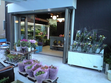 「一心園」　（東京都昭島市）の花屋店舗写真1
